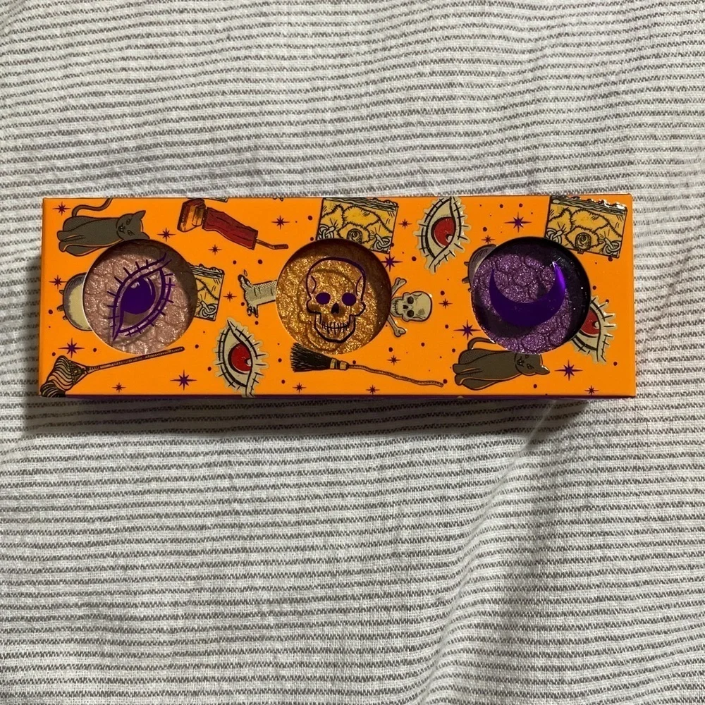 Colourpop Hocus Pocus “Trouble brewing” Shadow Kit